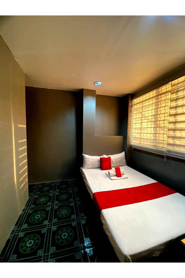 Oyo 104 Manila Venetian Hotel Esterno foto